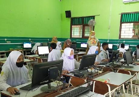 PELAKSANAAN SIMULASI AKM SMPN 2 PUNGGING